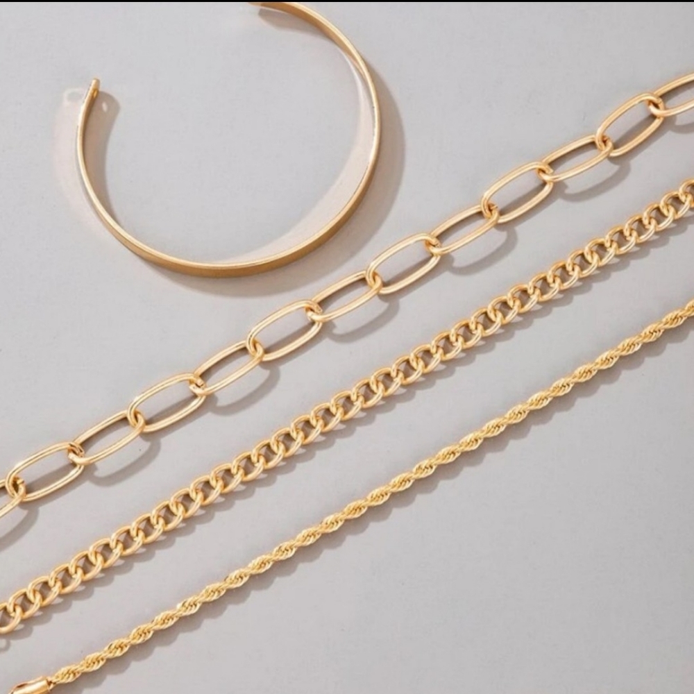 2/20$ Gold Bangle & Chainlink Bracelets 4 Pack - Picture 3 of 11